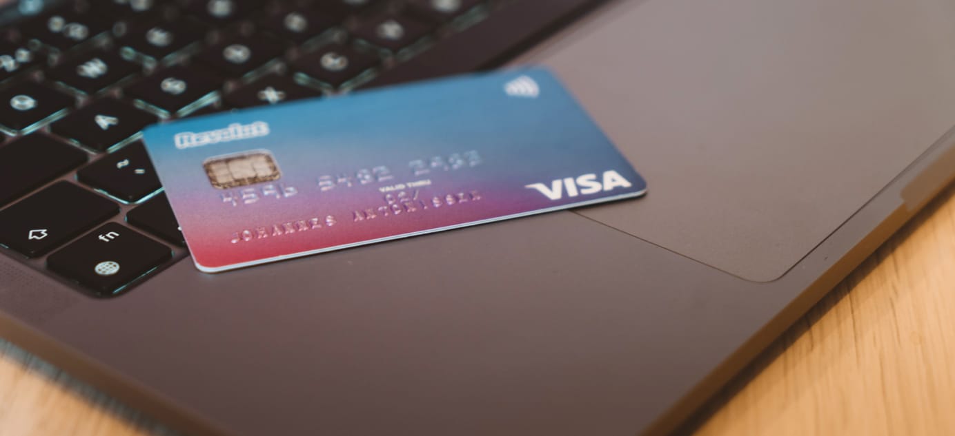 Les Russes exilés frappés par les sanctions de l'UE | The Bell